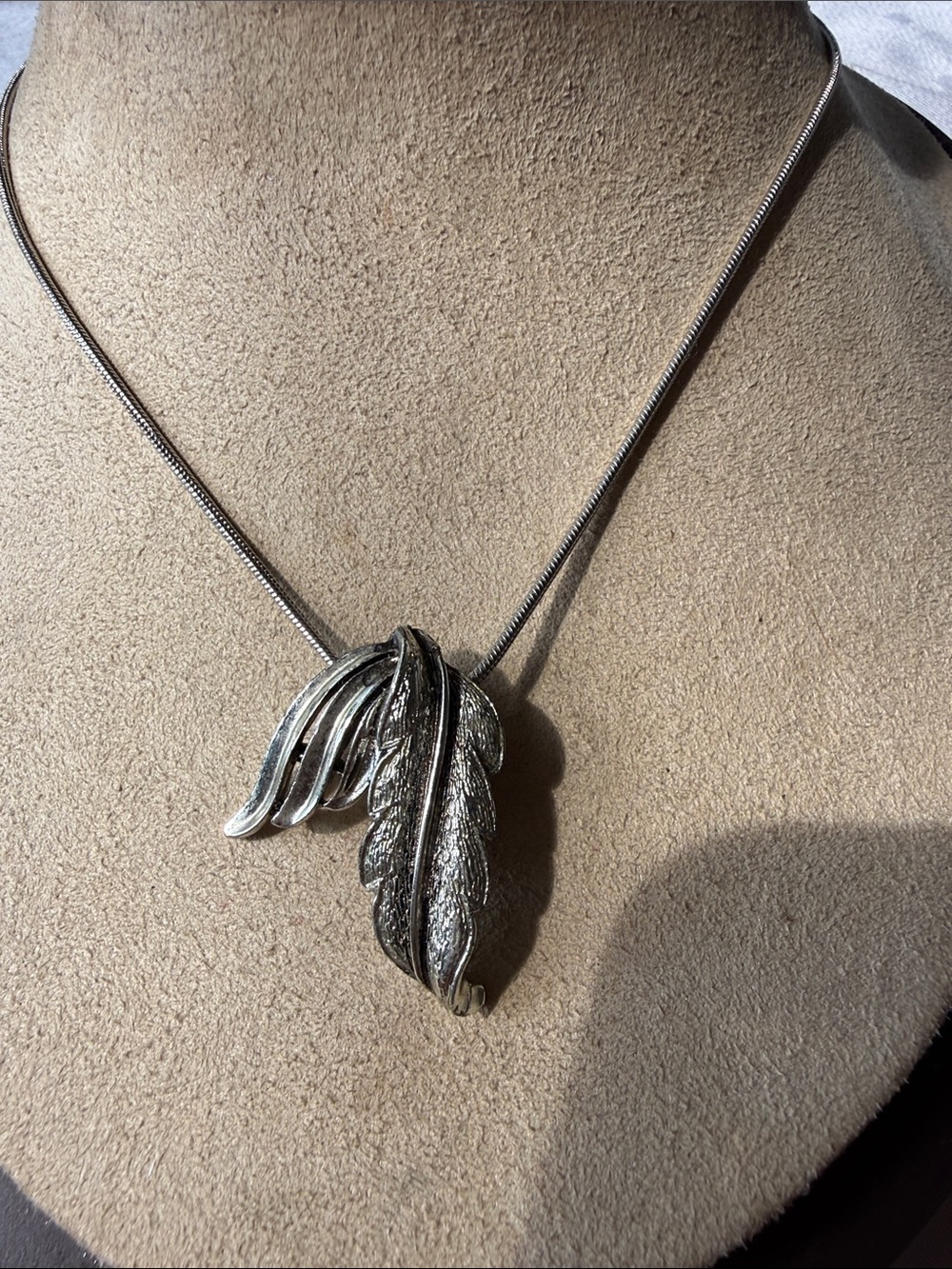 Silver Leaf Pendant Necklace!